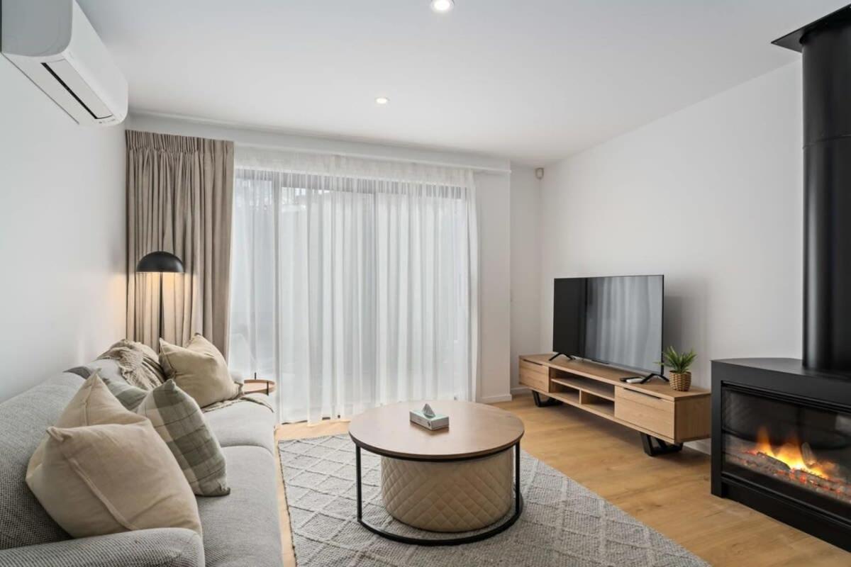 Alps And Lake Retreat Wanaka Albert Town 외부 사진